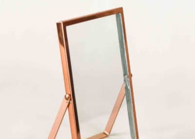 vuokrasomiste, annenpartydeco, somiste, vuokratuote, vuokrattavat juhlatarvikkeet, ruusukulta, pöytänumero