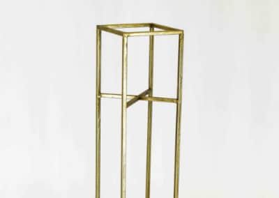 vuokrasomiste, annenpartydeco, somiste, vuokratuote, vuokrattavat juhlatarvikkeet, kultainen metalliteline, kukkateline