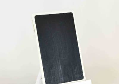 vuokrasomiste, annenpartydeco, somiste, vuokratuote, vuokrattavat juhlatarvikkeet, pöytänumero, pöytänumerot, liitutaulu, opaste