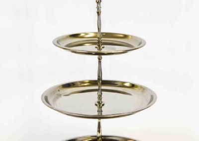 vuokrasomiste, annenpartydeco, somiste, vuokratuote, vuokrattavat juhlatarvikkeet, kerrostarjotin, 3krs tarjotin, tarjoiluastia, karkkibuffet