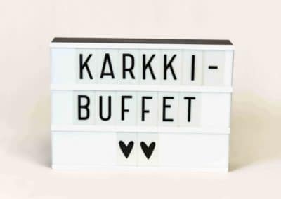 vuokrasomiste, annenpartydeco, somiste, vuokratuote, vuokrattavat juhlatarvikkeet, valosomiste, valotaulu, little lovely company