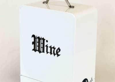 vuokrasomiste, annenpartydeco, somiste, vuokratuote, vuokrattavat juhlatarvikkeet, viinikotelo