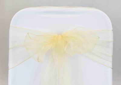 vuokrasomiste, annenpartydeco, somiste, vuokratuote, vuokrattavat juhlatarvikkeet, tuolirusetti, organzanauha, organza sash, chair sashes, hääkoristeet