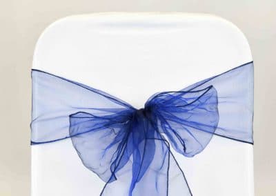 vuokrasomiste, annenpartydeco, somiste, vuokratuote, vuokrattavat juhlatarvikkeet, tuolirusetti, organzanauha, organza sash, chair sashes, hääkoristeet