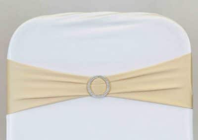 vuokrasomiste, annenpartydeco, somiste, vuokratuote, vuokrattavat juhlatarvikkeet, tuolirusetti, organzanauha, organza sash, chair sashes, hääkoristeet