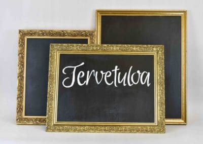 kultakehys, kyltti, opaste, menu, pöytäkartta, istumajärjestys, kultainen kehys, kultainen taulu, tervetuloakyltti, annenpartydeco